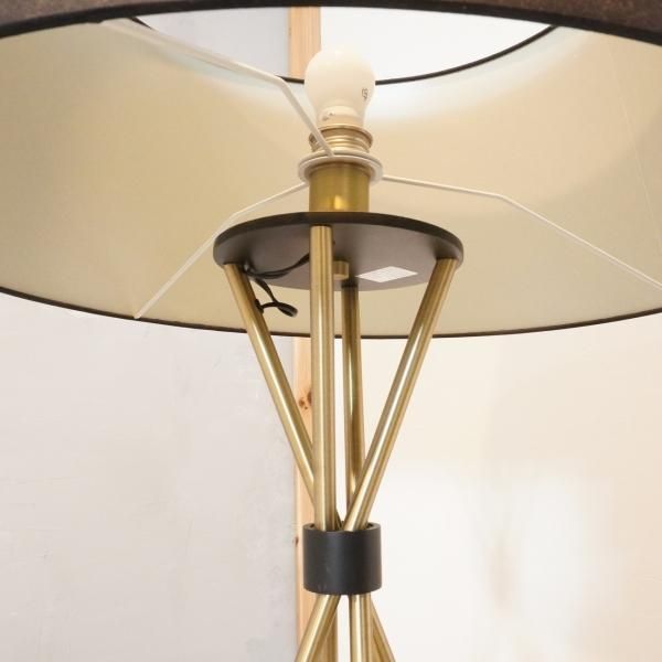 BoConcept フロアランプ Outrigger 北欧デザイン 三脚スタンド BoConcept フロアランプ Outrigger 北欧デザイン 三脚スタンド