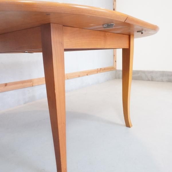 Cassina ixc.(カッシーナ イクスシー)で取り扱われていた優美な Cassina ixc.(カッシーナ イクスシー)で取り扱われていた優美な