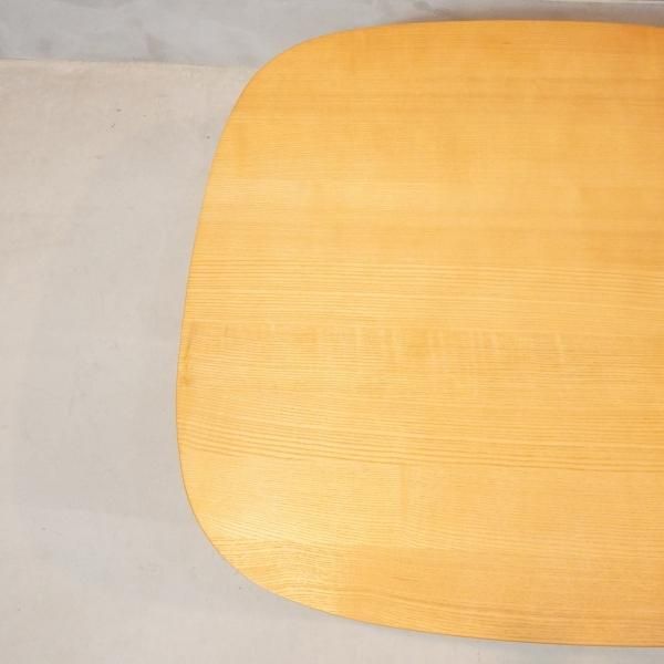 人気の無印良品(MUJI)の正方形こたつテーブルです。木の 人気の無印良品(MUJI)の正方形こたつテーブルです。木の