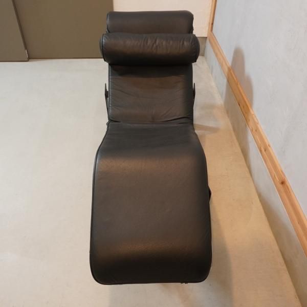 値下げ/IDC OTSUKA(大塚家具)で取り扱われていたLe Corbusier(ル・コルビュジェ)デザインLC4 シェーズロング 本革です。 ミッドセンチュリーモダンを代表するデザイナーズ家具です！ - kokoelma -ココエルマ- 雑貨・中古家具・北欧家具・アンティーク家具の通販  インテリア 