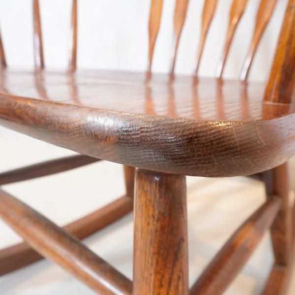 Shin Lee（シンリー）のレッドオーク材 ロッキングチェアです