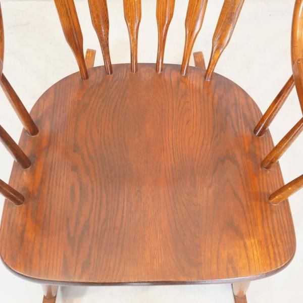 Shin Lee（シンリー）のレッドオーク材 ロッキングチェアです