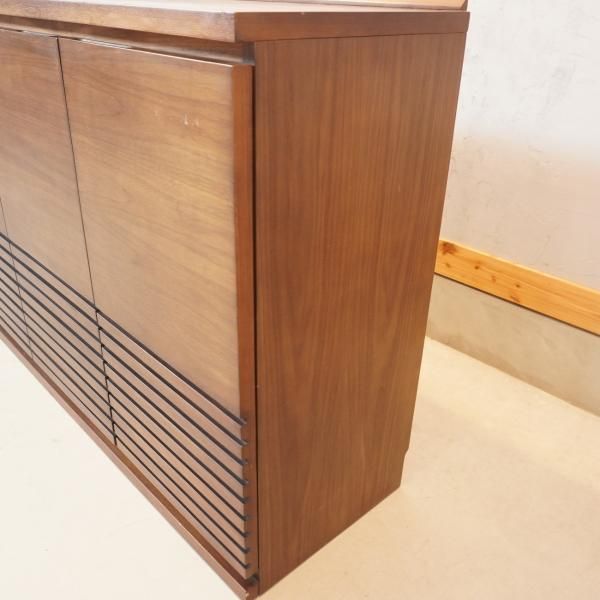 IDC OTSUKA(大塚家具)のリヴァー サイドボードです IDC OTSUKA(大塚家具)のリヴァー サイドボードです