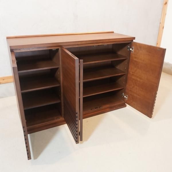 IDC OTSUKA(大塚家具)のリヴァー サイドボードです IDC OTSUKA(大塚家具)のリヴァー サイドボードです