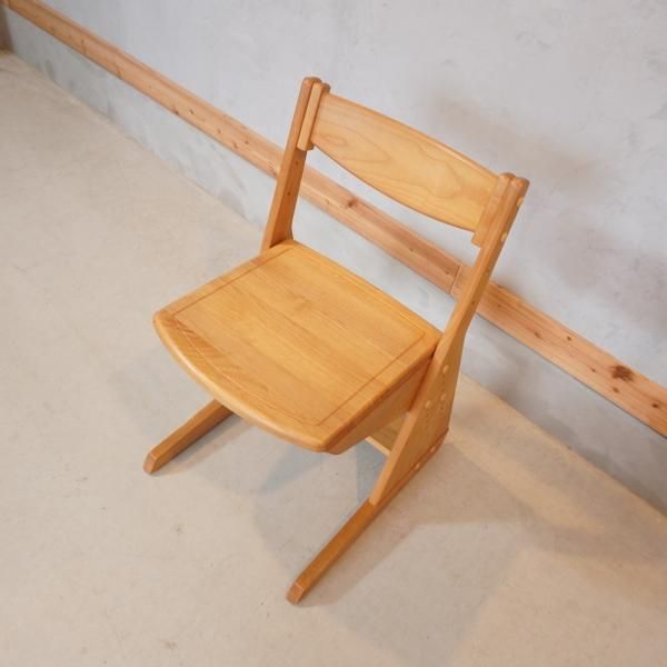 HOTTA WOODY(堀田木工所)のアルダー無垢材を使用したポップ HOTTA WOODY(堀田木工所)のアルダー無垢材を使用したポップ