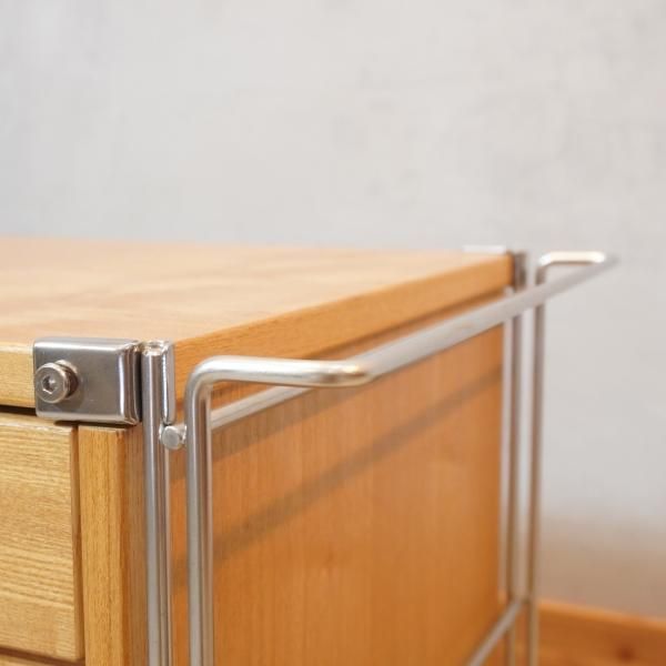 無印良品(MUJI)の人気のタモ材×ステンレス キッチンワゴンです
