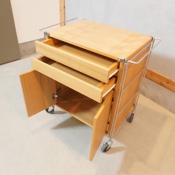 無印良品(MUJI)の人気のタモ材×ステンレス キッチンワゴンです 無印良品(MUJI)の人気のタモ材×ステンレス キッチンワゴンです