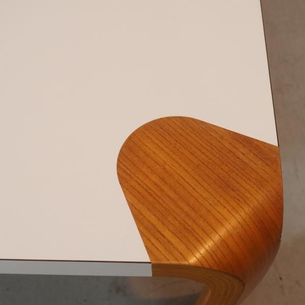 天童木工(TENDO)のロングセラー商品、乾三郎の稀少な欅材 天童木工(TENDO)のロングセラー商品、乾三郎の稀少な欅材
