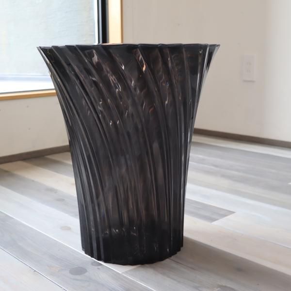 イタリアのデザイナーズ家具ブランドKARTELL(カルテル)の イタリアのデザイナーズ家具ブランドKARTELL(カルテル)の