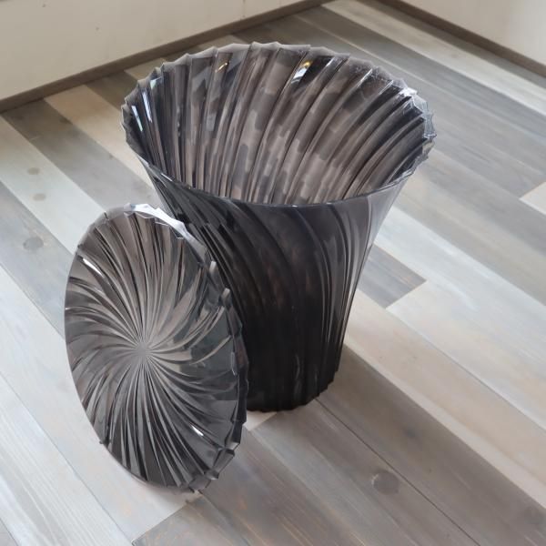 イタリアのデザイナーズ家具ブランドKARTELL(カルテル)の イタリアのデザイナーズ家具ブランドKARTELL(カルテル)の