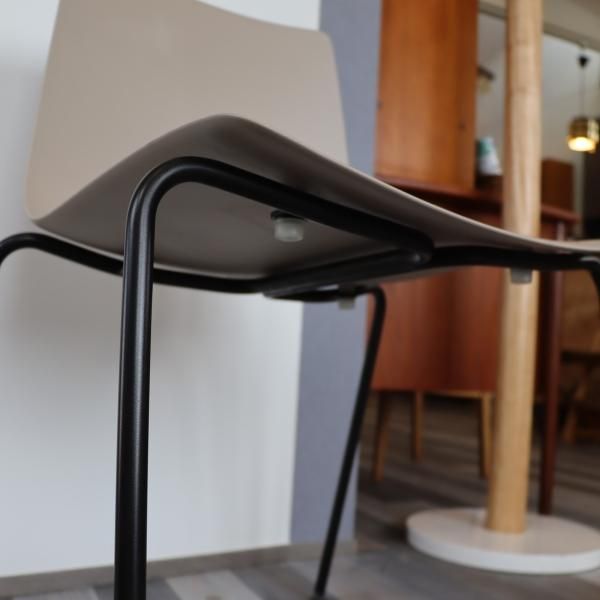 Cassina(カッシーナ)取り扱いブランドAlias(アリアス)のSLIM Cassina(カッシーナ)取り扱いブランドAlias(アリアス)のSLIM