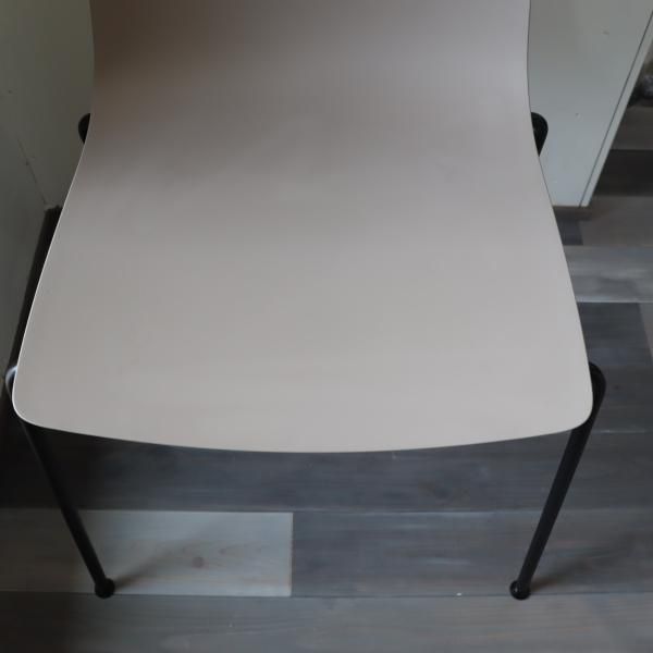 Cassina(カッシーナ)取り扱いブランドAlias(アリアス)のSLIM Cassina(カッシーナ)取り扱いブランドAlias(アリアス)のSLIM