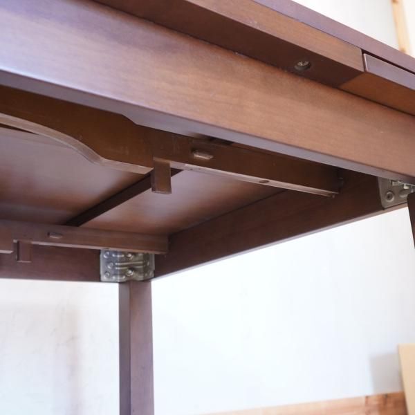 バーチ材を使用した人気の無印良品(MUJI)の伸長式ダイニング バーチ材を使用した人気の無印良品(MUJI)の伸長式ダイニング