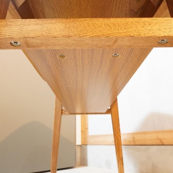 人気のunicoウニコのKURT(クルト)シリーズのカフェテーブルです 人気のunicoウニコのKURT(クルト)シリーズのカフェテーブルです