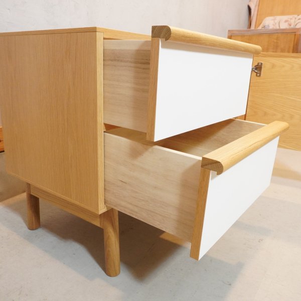 IDEE(イデー)のSTILT SIDEBOARD S(スティルト)サイドボードです。収納力もありTVボードとしてもおススメのキャビネット。ナラ材 のナチュラル感は北欧スタイルなどにおススメ♪ - kokoelma -ココエルマ- 雑貨・中古家具・北欧家具・アンティーク家具の通販 インテリア ...