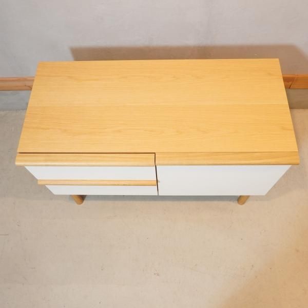 IDEE(イデー)のSTILT SIDEBOARD S(スティルト)サイドボードです IDEE(イデー)のSTILT SIDEBOARD S(スティルト)サイドボードです