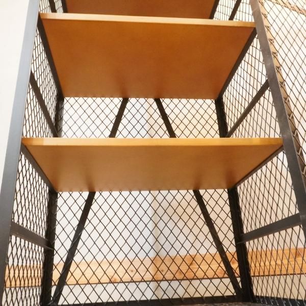 CRASH GATE(クラッシュゲート)のカーゴロッカーキャビネットです CRASH GATE(クラッシュゲート)のカーゴロッカーキャビネットです