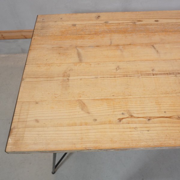広島を拠点とする家具ブランド  DICHOTOMIC(ディコトミック)のダイニングテーブルです。ヴィンテージ風の古材×アイアンを使用したインダストリアルな食卓はブルックリンスタイルや工業系などに♪  - kokoelma　-ココエルマ-