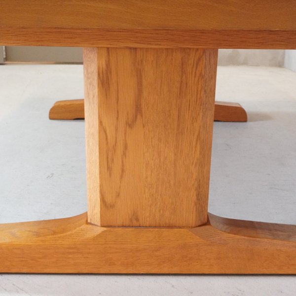 飛騨の家具メーカーKASHIWA(柏木工) ナラ材  リビングテーブルです。波型の和モダンなデザインが飛騨家具らしいセンターテーブル。天然木がお部屋を優しい雰囲気にしてくれるローテーブル♪ -  kokoelma　-ココエルマ-