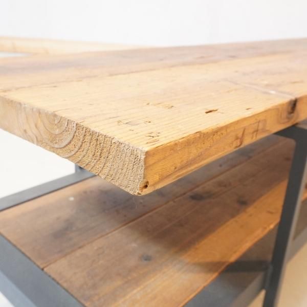 静岡の古材家具ブランド”ikp(イカピー)”より杉古材を使用したテレビ