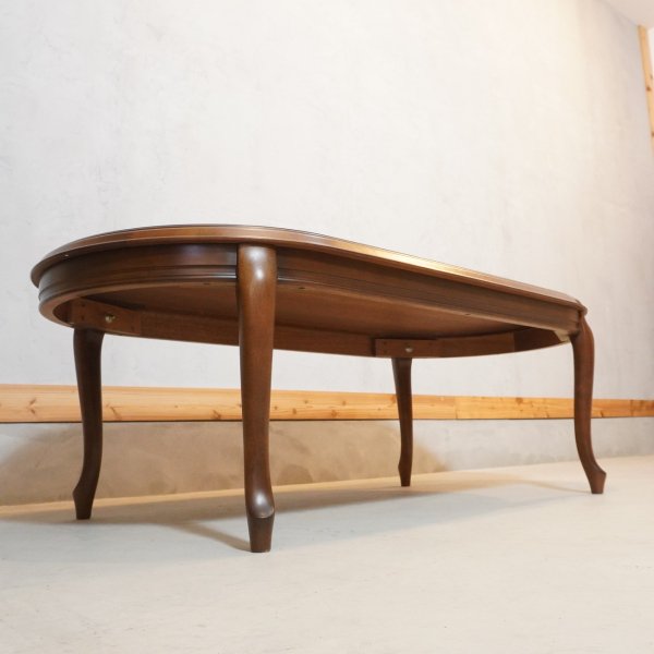 人気のmaruni(マルニ)のマキシマムシリーズのベルサイユ  センターテーブルです！！クラシックなデザインが印象的なアンティーク調リビングテーブル。ヨーロピアンなローテーブルはお部屋のアクセントに♪ -  kokoelma　-ココエルマ- 