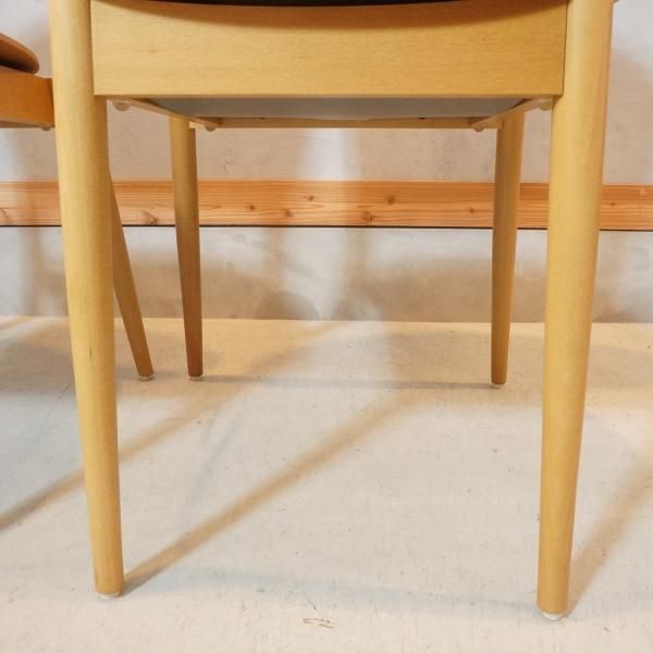 TON(トン)のValencia(バレンシア)ダイニングチェアー2脚セットです