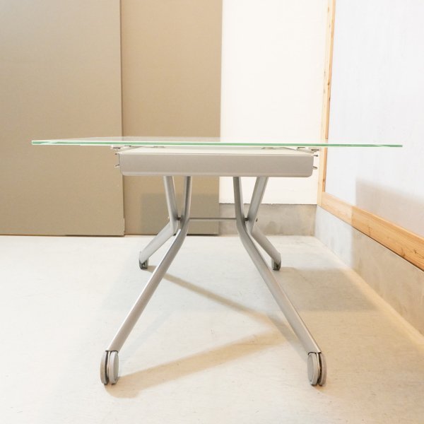 イタリアのDOMITALIA(ドミタリア)社より伸長式リフティングテーブルです。人数や用途に合わせて大きさも高さも変えられるフレキシブルな ダイニングテーブルはガラス天板がインテリアをモダンな空間に♪ - kokoelma -ココエルマ- 雑貨・中古家具・北欧家具・アンティーク ...