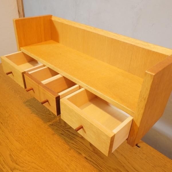 北海道のTAKUMI KOHGEI(匠工芸)のオーク無垢材 デスクです。天然 北海道のTAKUMI KOHGEI(匠工芸)のオーク無垢材 デスクです。天然