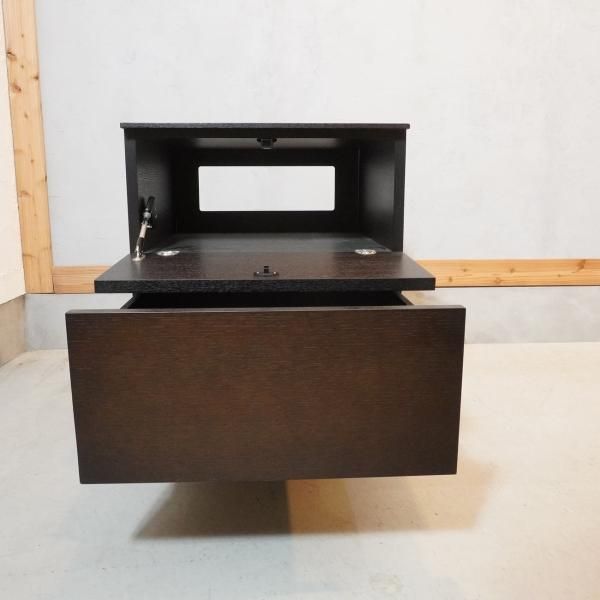 希少/サイドキャビネット/IDC大塚家具/NINE/サイドテーブル IDC OTSUKA(大塚家具)で取り扱われていたNINE(ナイン)サイド