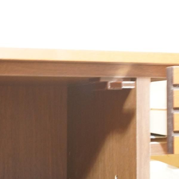 Hiromatsu Furniture(広松木工)のVERA CREPA(ベラクレッパ) キャビネット。オーク材の木目を活かしたスリットが 魅力的なサイドボードは北欧スタイルやカフェ風のお部屋に♪ - kokoelma -ココエルマ- 雑貨・中古家具・北欧家具・アンティーク家具の通販  インテリアショップ 