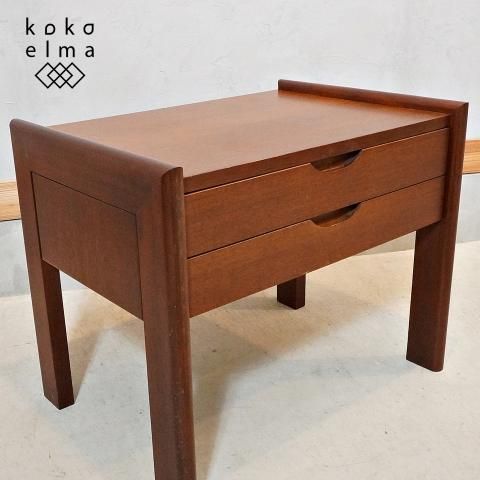 ヴィンテージ家具の北欧スタイル ナイトテーブルです。北欧家具