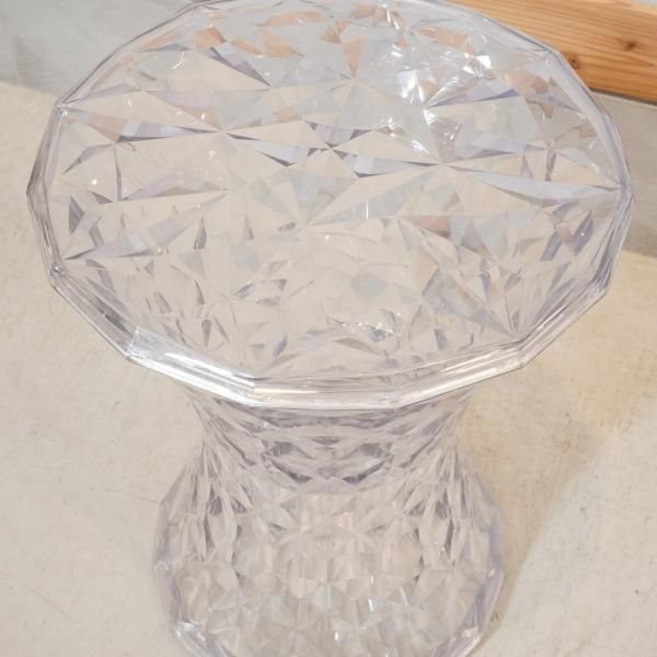 イタリアのデザイナーズ家具ブランドKARTELL(カルテル)のSTONE イタリアのデザイナーズ家具ブランドKARTELL(カルテル)のSTONE