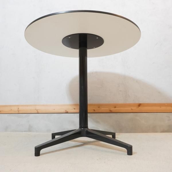 値下げ/Vitra(ヴィトラ)社のBistro table(ビストロテーブル 値下げ/Vitra(ヴィトラ)社のBistro table(ビストロテーブル