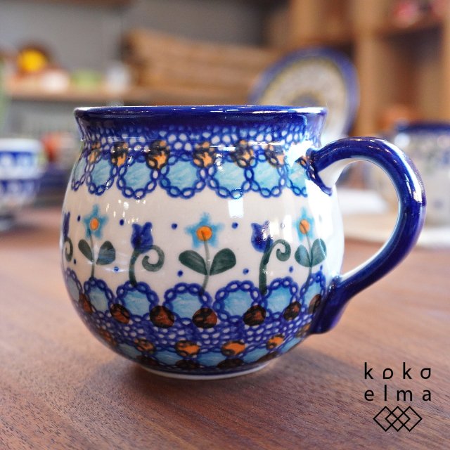 ポーランドの伝統的な食器 Polish Pottery(ポーリッシュ ポタリー)マグカップ。美しいブルーと可愛らしさで人気の高いティーカップ。定番の大きめなマグはスープカップにも♪V352-U006