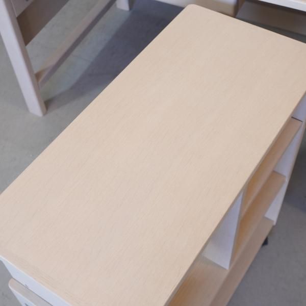 karimoku(カリモク)とBenesse(ベネッセ)のコラボ商品 karimoku(カリモク)とBenesse(ベネッセ)のコラボ商品