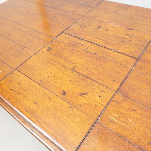 P.G.T. IRECLAIMED(Plantation Grown  Timbers社)のカントリー調の雰囲気が存分に楽しめる伸長式ダイニングテーブルです。 ツートンカラーが魅力的なテーブルです♪ - kokoelma　 -ココエルマ- 
