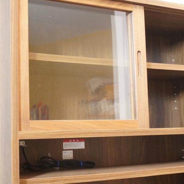 人気の無印良品(MUJI)のウォールナット材 カップボードです 人気の無印良品(MUJI)のウォールナット材 カップボードです