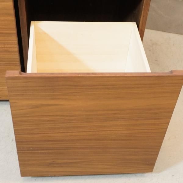 人気の無印良品(MUJI)のウォールナット材 カップボードです 人気の無印良品(MUJI)のウォールナット材 カップボードです