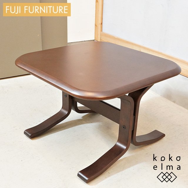 FUJI FURNITURE(冨士ファニチア)よりバーチ材のサイドテーブルです。曲木のシンプルでモダンなデザインは北欧テイストはもちろん和モダンテイストにもおすすめ！