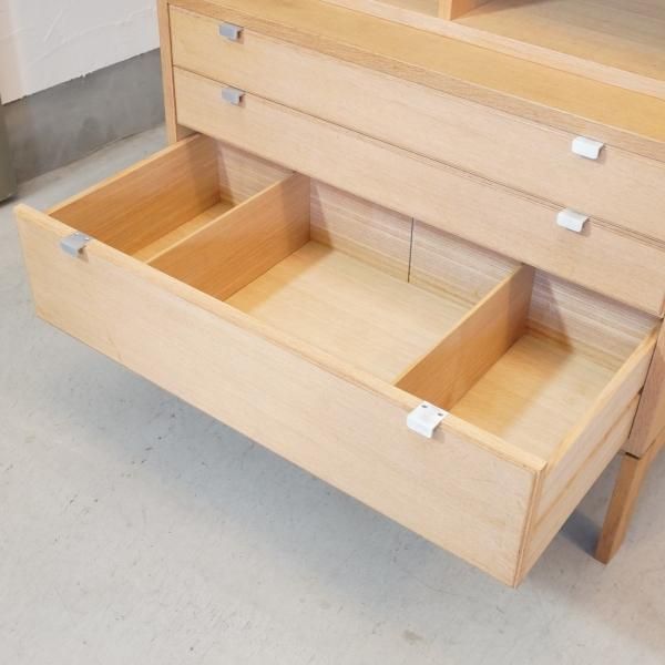 karf(カーフ)で取り扱われていたオーク材 ブックシェルフです