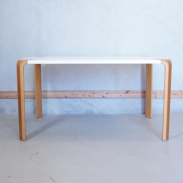 Tendo(天童木工)より建築家 坂倉準三の研究所がデザインした Tendo(天童木工)より建築家 坂倉準三の研究所がデザインした
