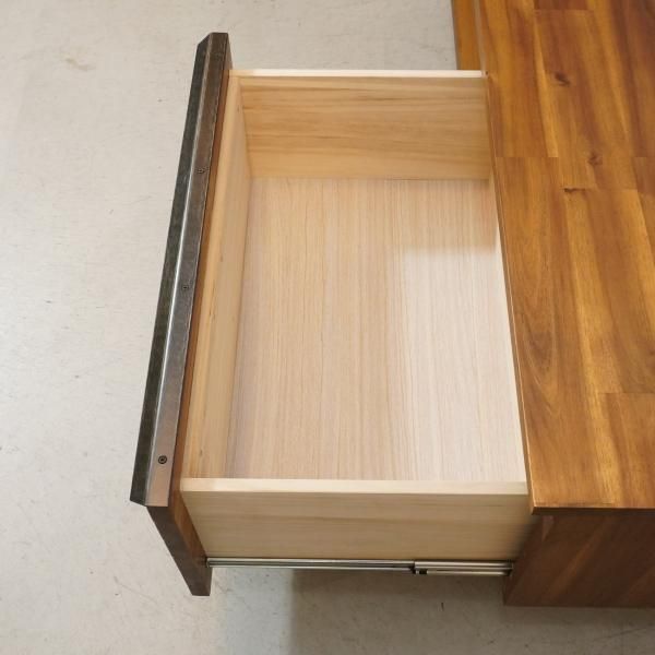 unico(ウニコ)のSWELLA(スウェラ)のテレビボード W1200です unico(ウニコ)のSWELLA(スウェラ)のテレビボード W1200です