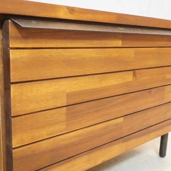 unico(ウニコ)のSWELLA(スウェラ)のテレビボード W1200です unico(ウニコ)のSWELLA(スウェラ)のテレビボード W1200です