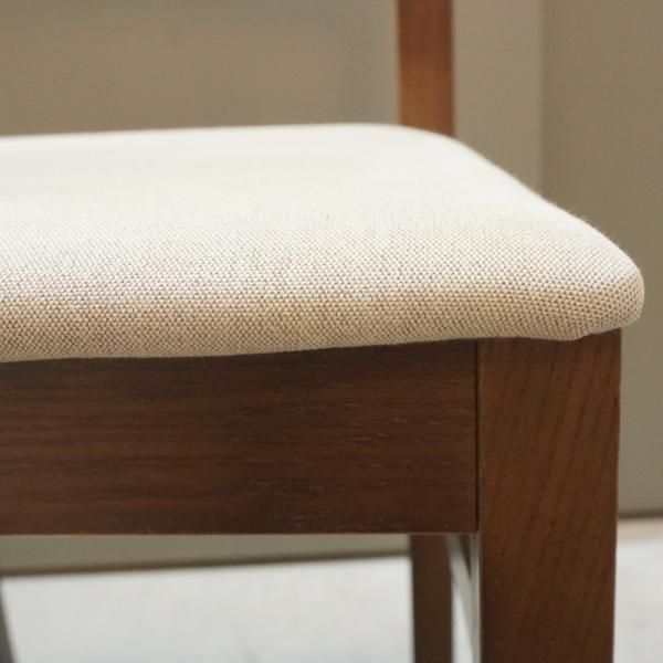 無印良品(MUJI)のタモ無垢材 ダイニングチェアー2脚セットです 無印良品(MUJI)のタモ無垢材 ダイニングチェアー2脚セットです