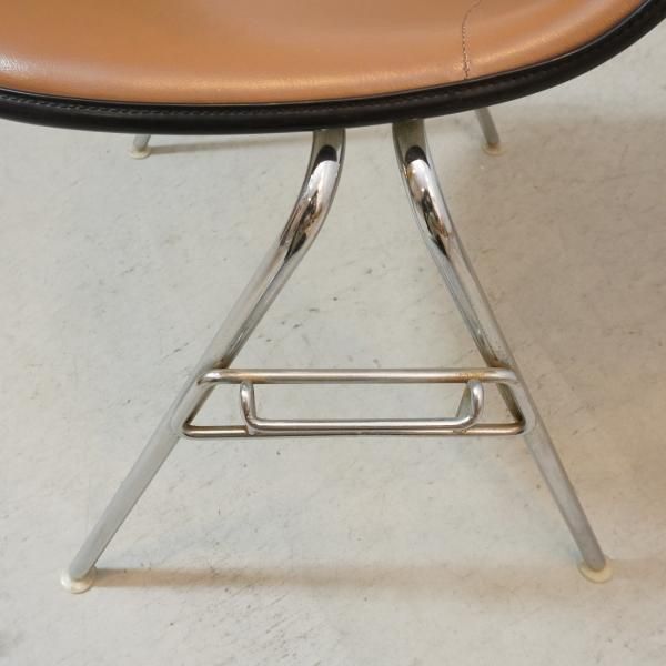 Hermanmiller(ハーマンミラー)社のイームズ スタッキングベース Hermanmiller(ハーマンミラー)社のイームズ スタッキングベース