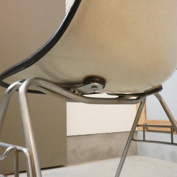 Hermanmiller(ハーマンミラー)社のイームズ スタッキングベース Hermanmiller(ハーマンミラー)社のイームズ スタッキングベース