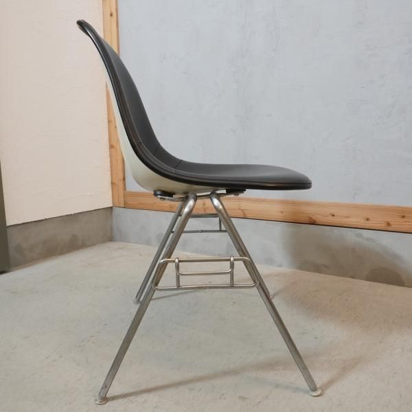 Hermanmiller(ハーマンミラー)社のイームズ スタッキングベース Hermanmiller(ハーマンミラー)社のイームズ スタッキングベース