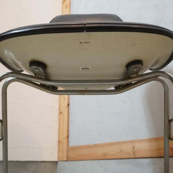 Hermanmiller(ハーマンミラー)社のイームズ スタッキングベース Hermanmiller(ハーマンミラー)社のイームズ スタッキングベース
