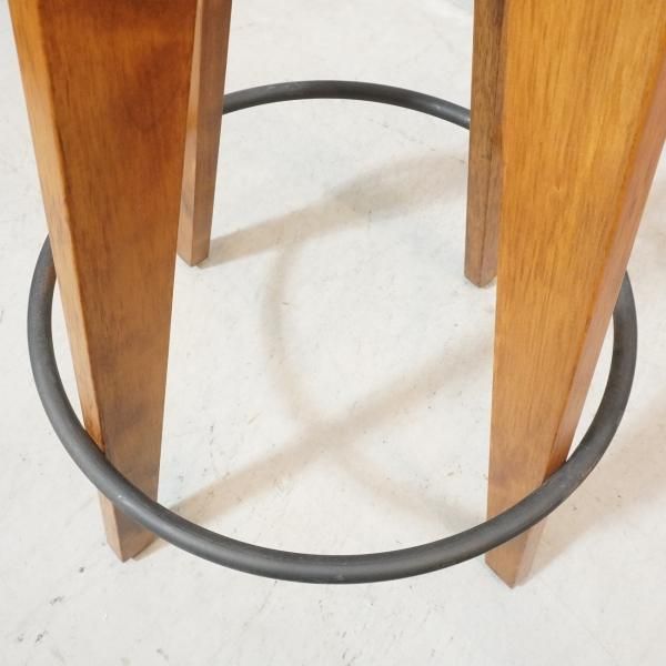 ジャーナルスタンダードファニチャーよりCHINON HIGH STOOL ジャーナルスタンダードファニチャーよりCHINON HIGH STOOL