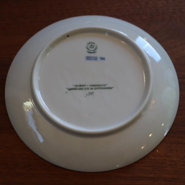 デンマークの陶磁器メーカーRoyal Copenhagen(ロイヤル デンマークの陶磁器メーカーRoyal Copenhagen(ロイヤル